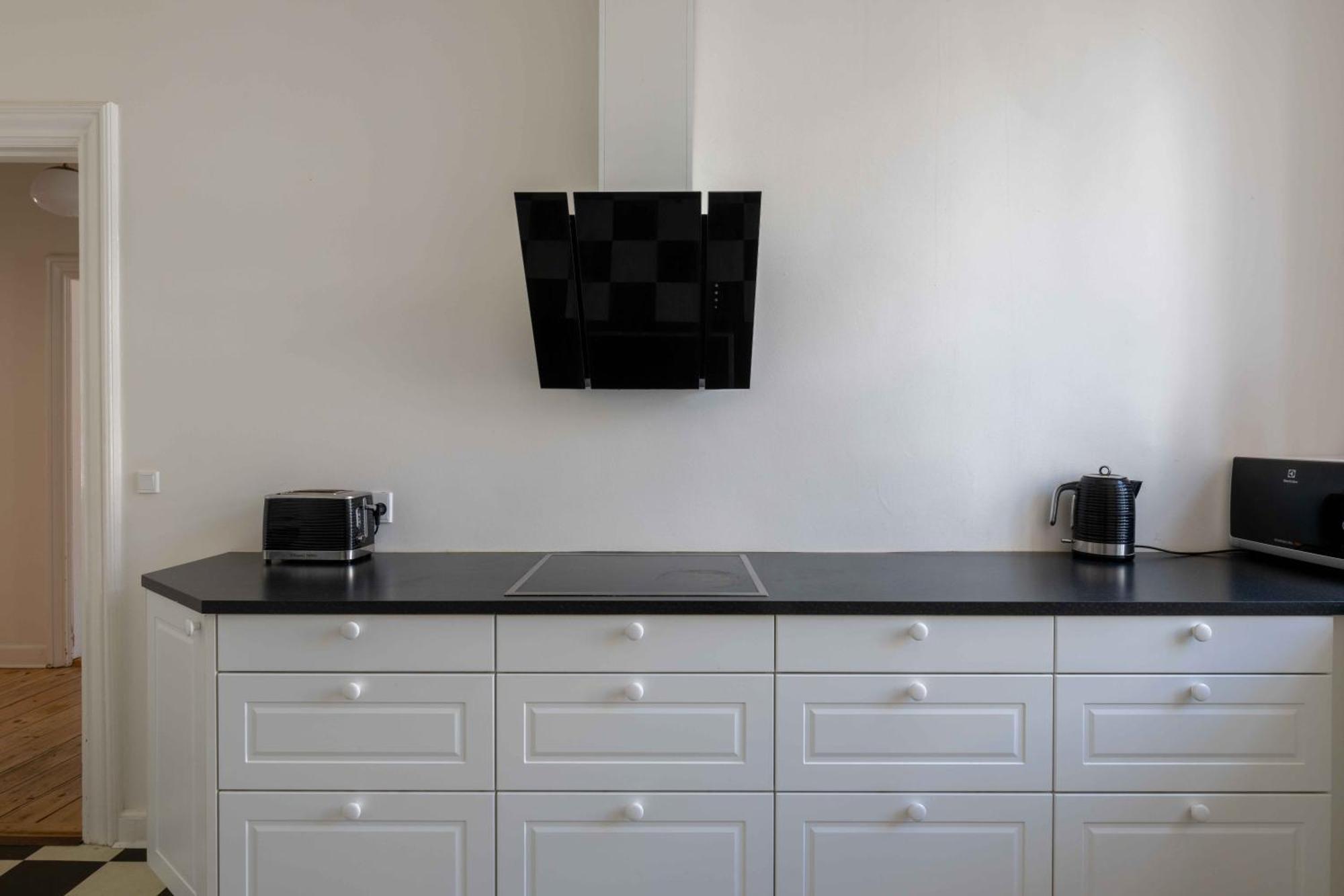 Lovely 3Br Manor Apartment 5 Min From Tivoli Gardens โคเปนเฮเกน ภายนอก รูปภาพ