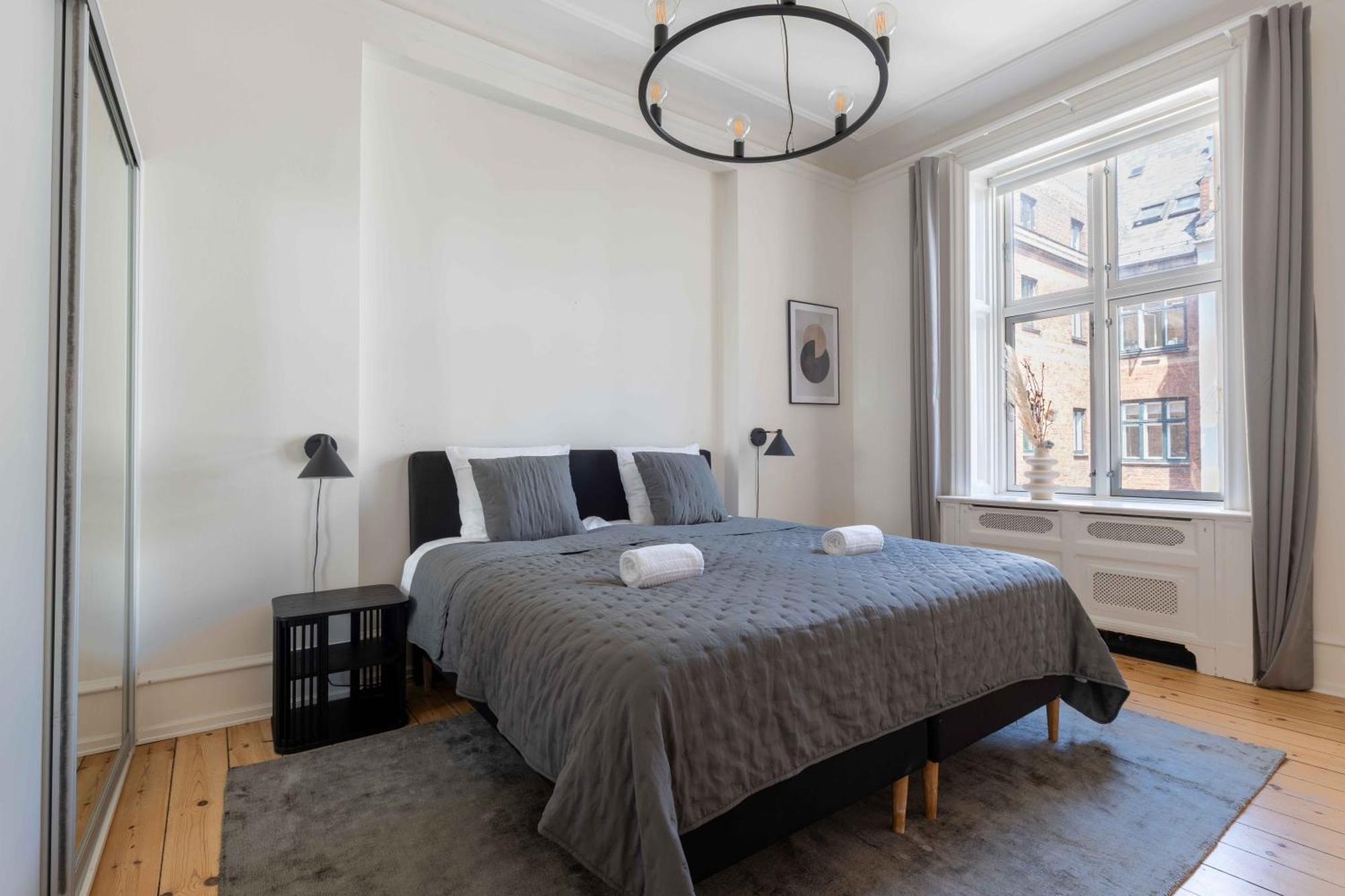 Lovely 3Br Manor Apartment 5 Min From Tivoli Gardens โคเปนเฮเกน ภายนอก รูปภาพ