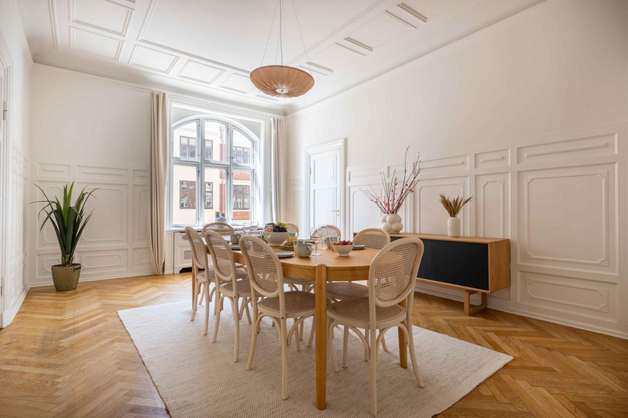 Lovely 3Br Manor Apartment 5 Min From Tivoli Gardens โคเปนเฮเกน ภายนอก รูปภาพ