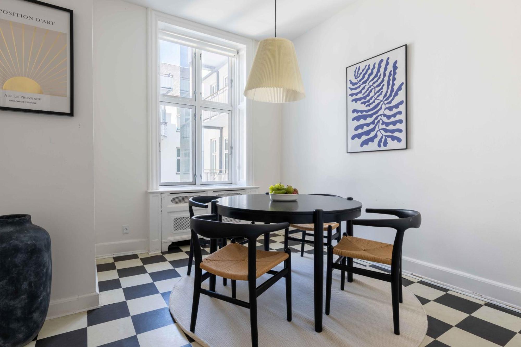 Lovely 3Br Manor Apartment 5 Min From Tivoli Gardens โคเปนเฮเกน ภายนอก รูปภาพ