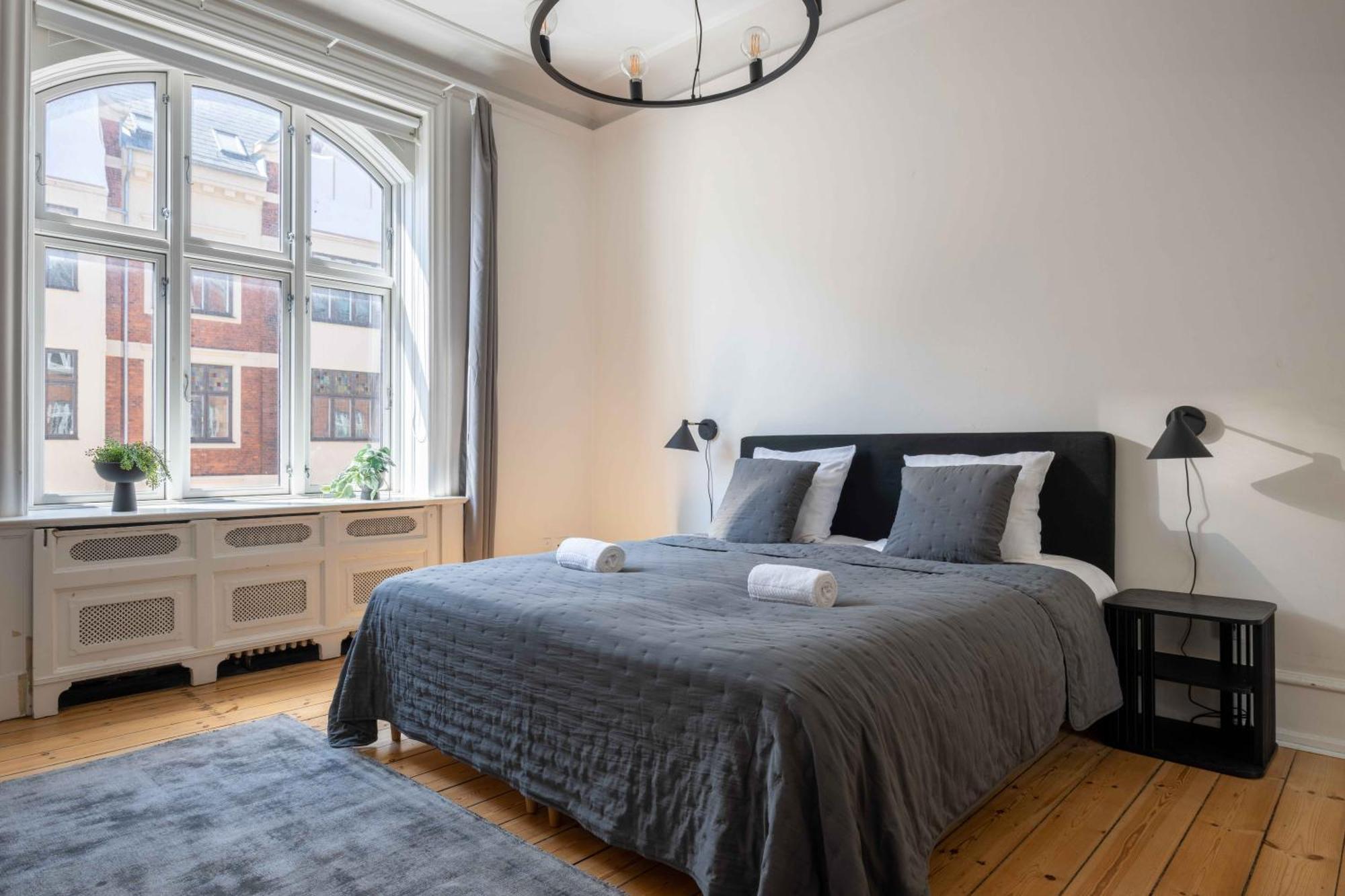 Lovely 3Br Manor Apartment 5 Min From Tivoli Gardens โคเปนเฮเกน ภายนอก รูปภาพ